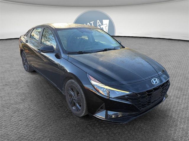 2022 Hyundai Elantra Preferred