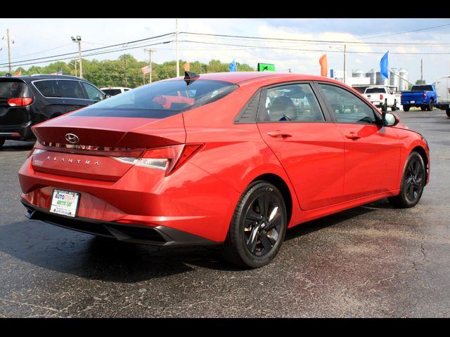 2022 Hyundai Elantra SEL