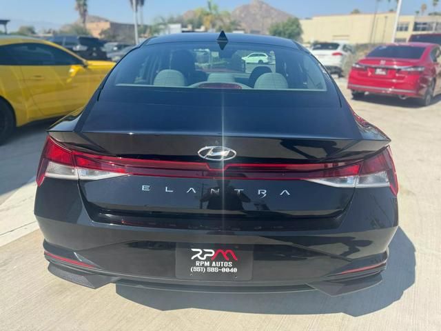 2022 Hyundai Elantra SE