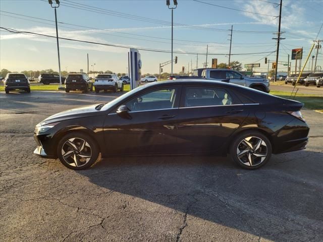 2022 Hyundai Elantra Hybrid Limited