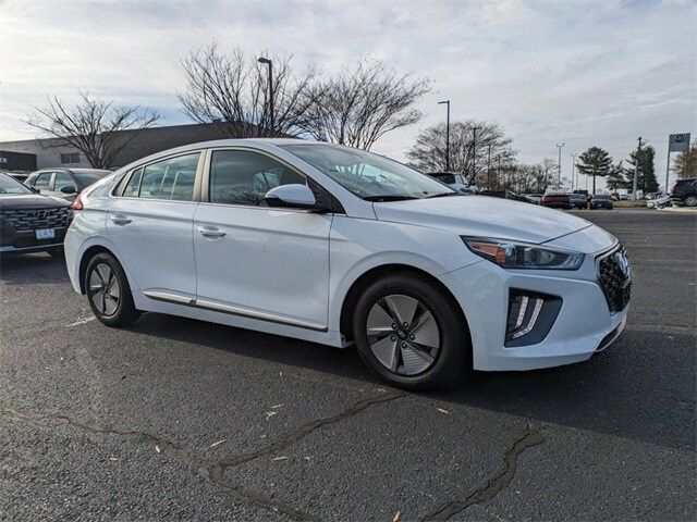 2022 Hyundai Ioniq Hybrid SE