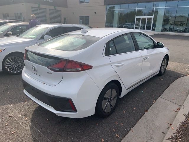 2022 Hyundai Ioniq Hybrid SE