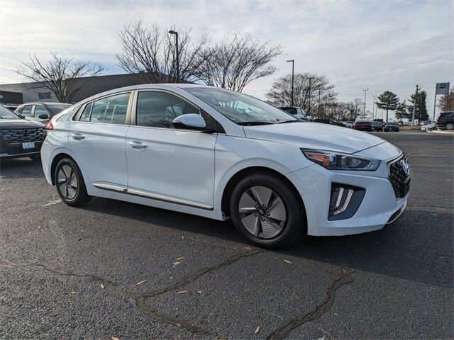 2022 Hyundai Ioniq Hybrid SE