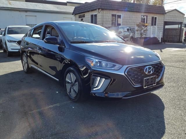 2022 Hyundai Ioniq Hybrid SE