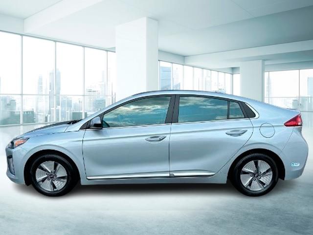 2022 Hyundai Ioniq Hybrid SE