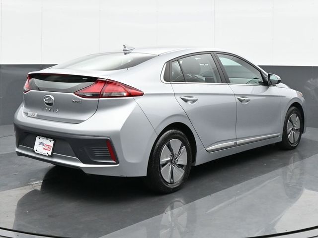 2022 Hyundai Ioniq Hybrid SE