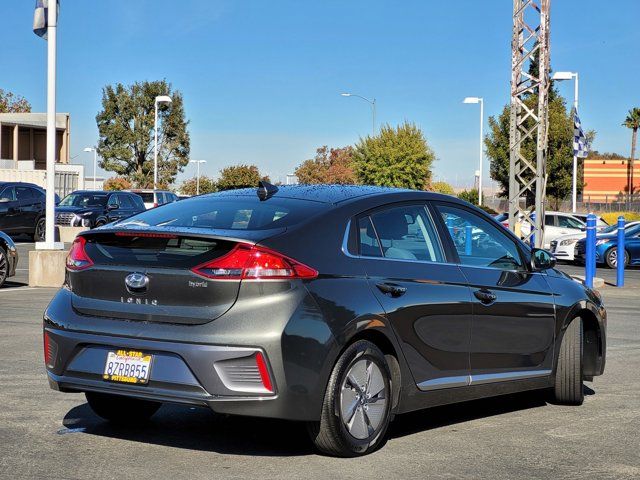 2022 Hyundai Ioniq Hybrid SE