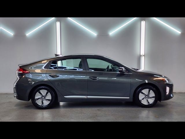 2022 Hyundai Ioniq Hybrid SE