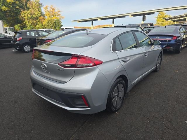 2022 Hyundai Ioniq Hybrid SE