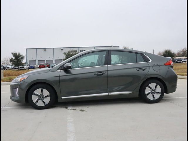 2022 Hyundai Ioniq Hybrid SE