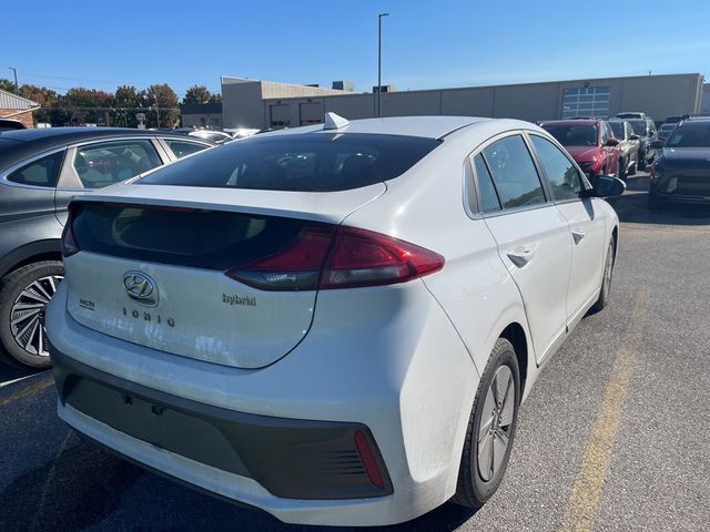 2022 Hyundai Ioniq Hybrid SE