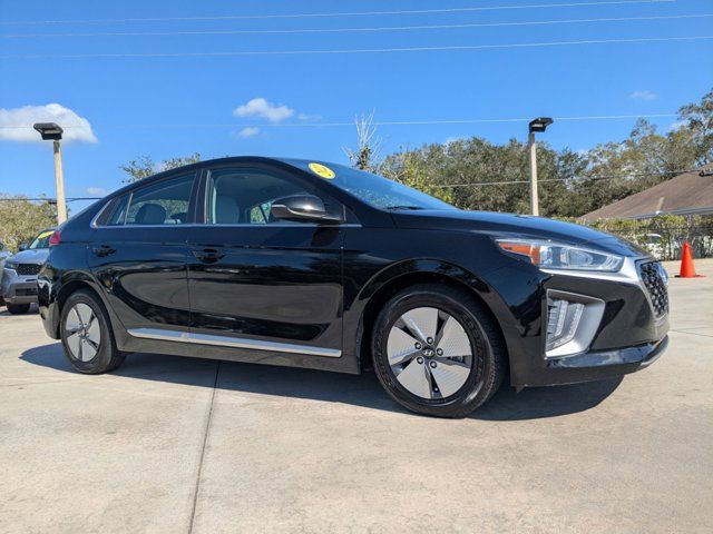 2022 Hyundai Ioniq Hybrid SE