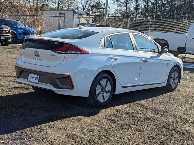 2022 Hyundai Ioniq Hybrid SE