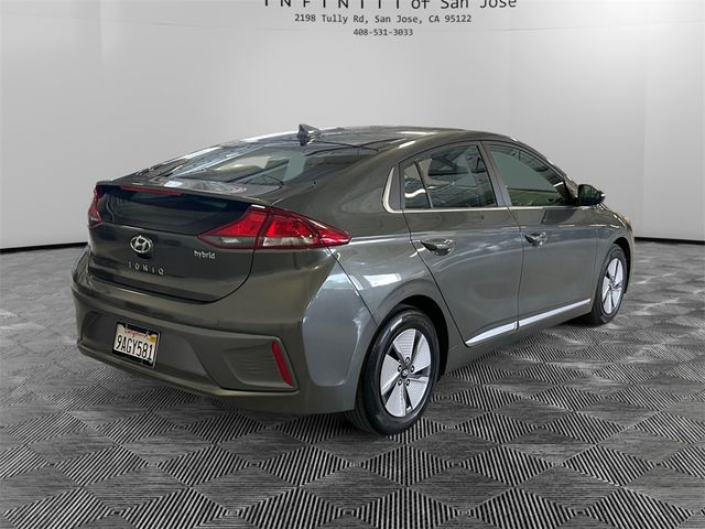 2022 Hyundai Ioniq Hybrid SE