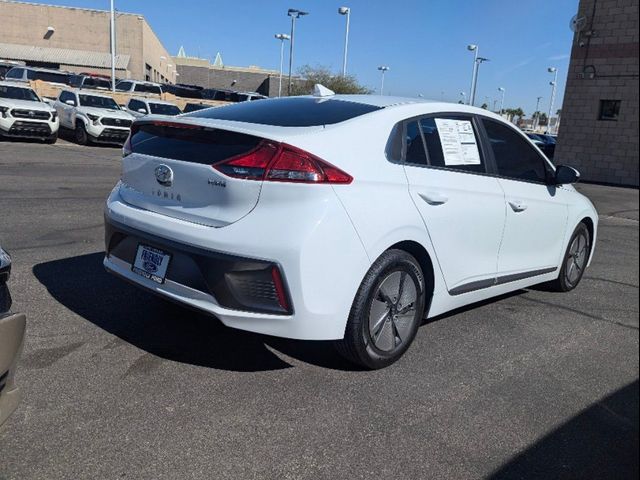 2022 Hyundai Ioniq Hybrid SE