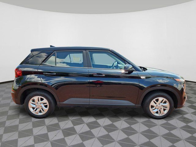 2022 Hyundai Venue SE