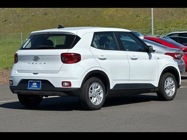 2022 Hyundai Venue SE