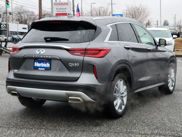 2022 INFINITI QX50 Essential