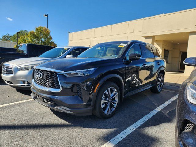 2022 INFINITI QX60 Luxe