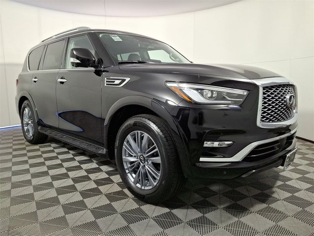 2022 INFINITI QX80 Luxe