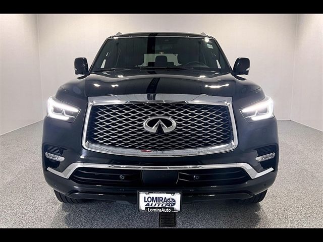 2022 INFINITI QX80 Luxe