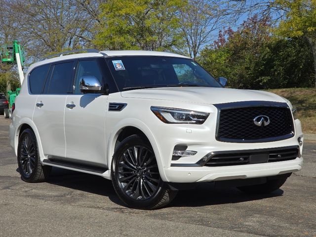 2022 INFINITI QX80 Luxe