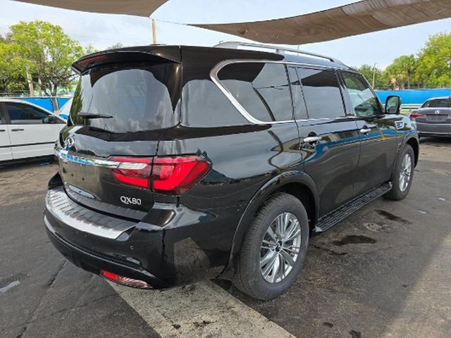 2022 INFINITI QX80 Luxe