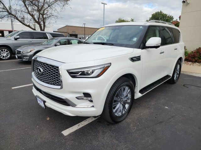 2022 INFINITI QX80 Luxe