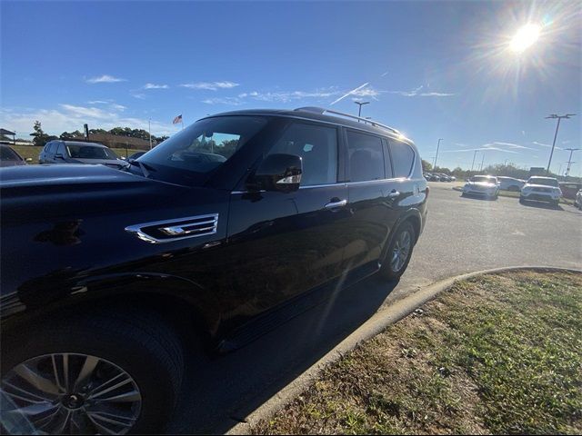 2022 INFINITI QX80 Luxe