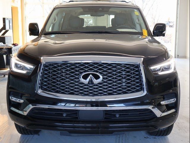 2022 INFINITI QX80 Luxe