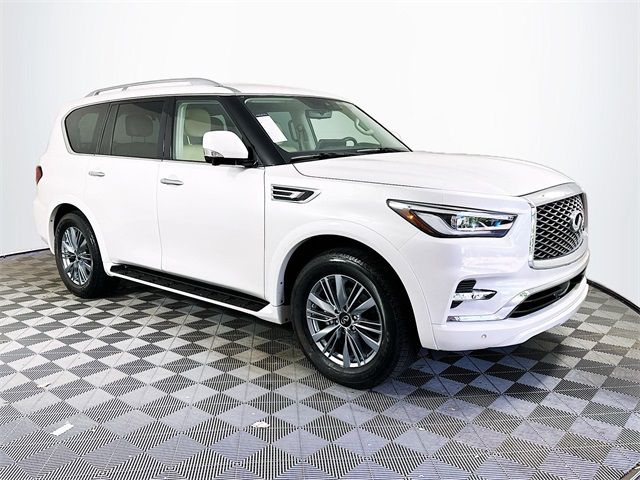 2022 INFINITI QX80 Luxe