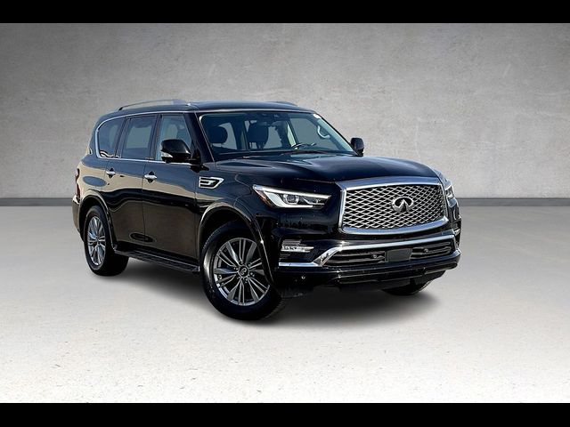 2022 INFINITI QX80 Luxe