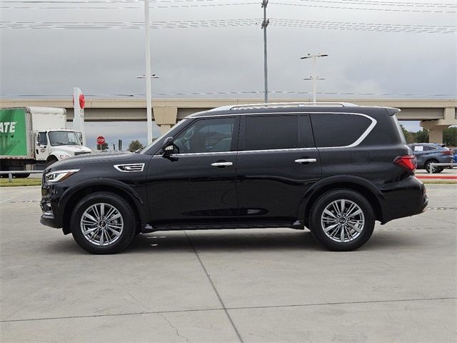 2022 INFINITI QX80 Luxe