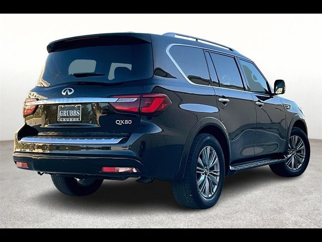 2022 INFINITI QX80 Luxe