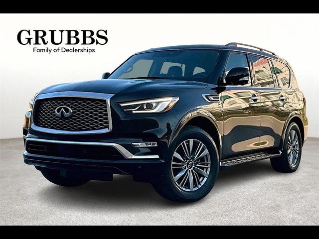 2022 INFINITI QX80 Luxe