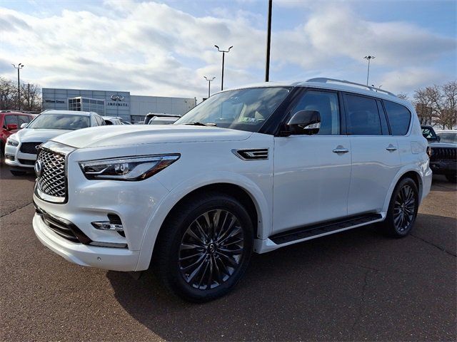 2022 INFINITI QX80 Premium Select