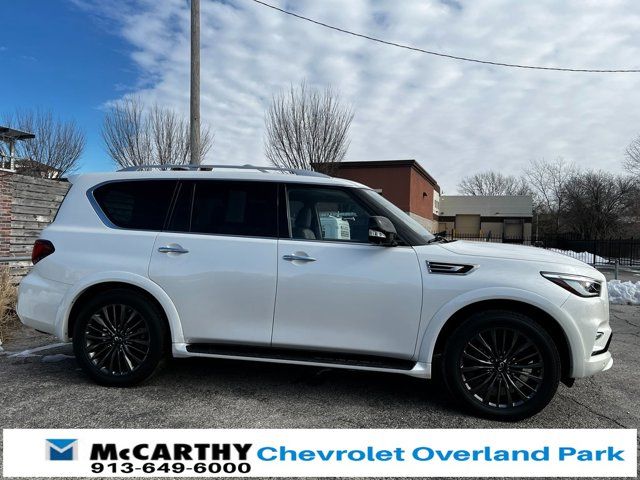 2022 INFINITI QX80 Premium Select