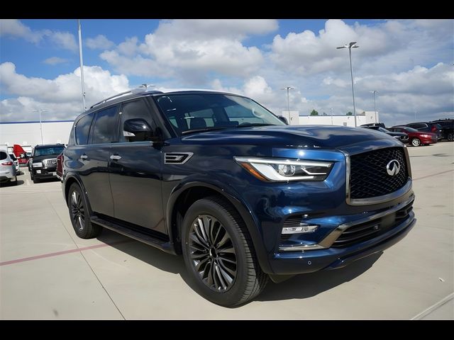 2022 INFINITI QX80 Premium Select