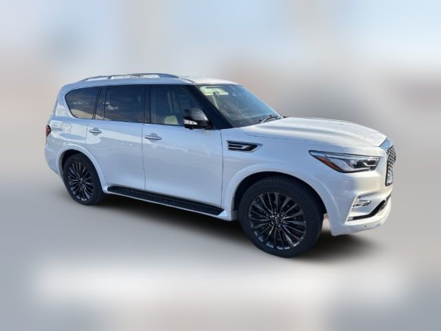 2022 INFINITI QX80 Luxe