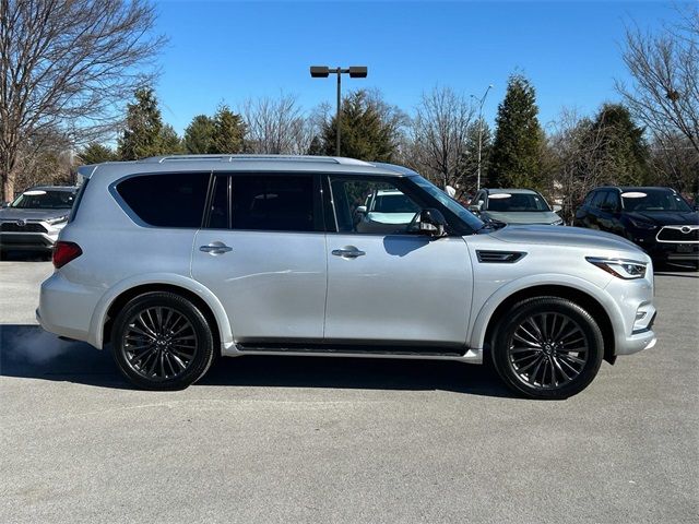 2022 INFINITI QX80 Premium Select