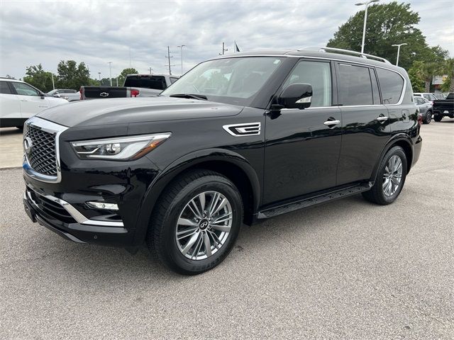 2022 INFINITI QX80 Luxe