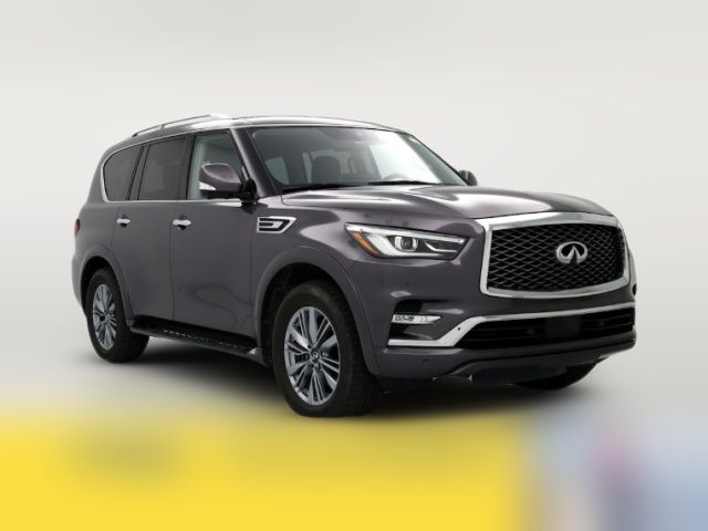 2022 INFINITI QX80 Luxe