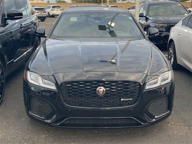 2022 Jaguar XF R-Dynamic SE