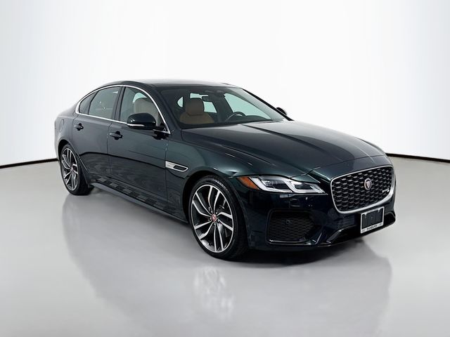 2022 Jaguar XF R-Dynamic SE