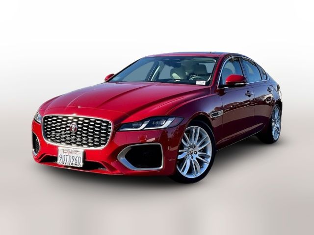 2022 Jaguar XF SE