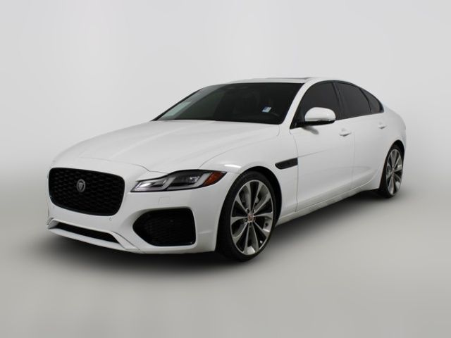 2022 Jaguar XF SE