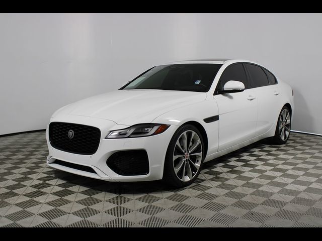 2022 Jaguar XF SE