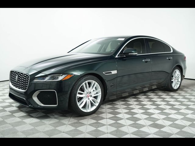 2022 Jaguar XF SE