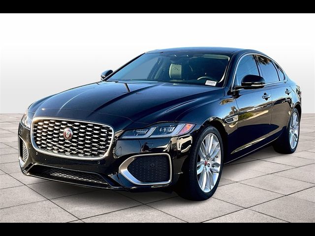 2022 Jaguar XF SE