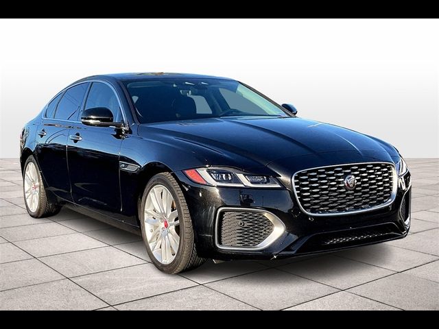 2022 Jaguar XF SE